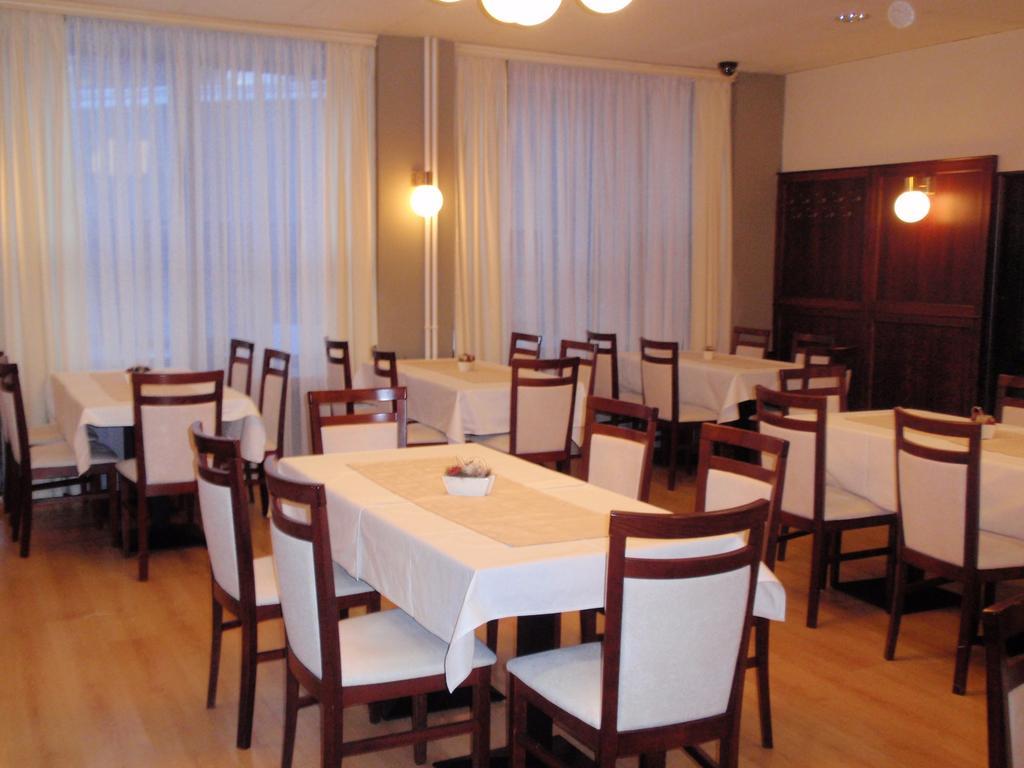 Hotel Astra Тухловице Экстерьер фото