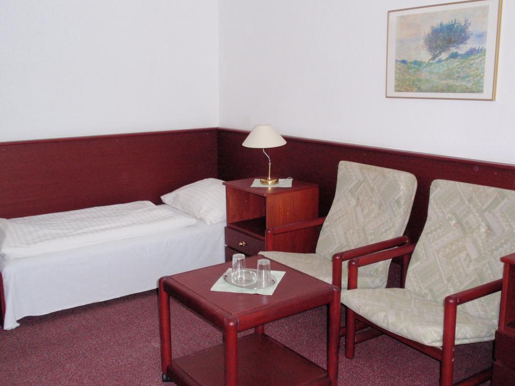 Hotel Astra Тухловице Номер фото